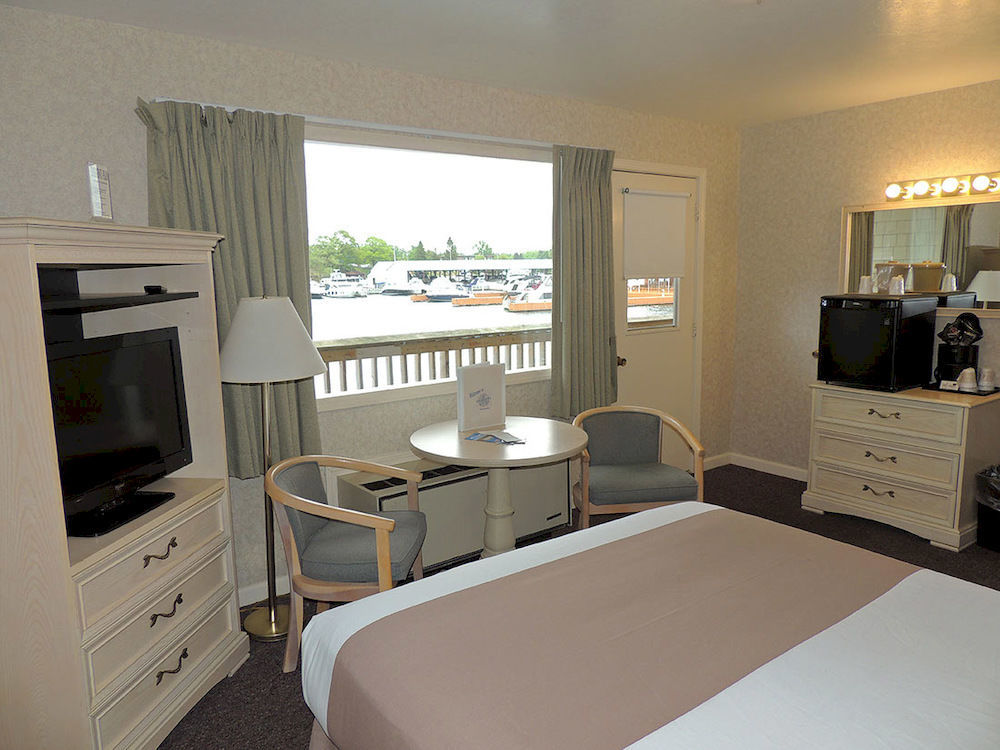 Capt. Thomson'S Resort Alexandria Bay Exterior photo
